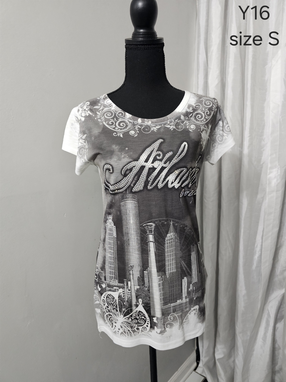 Graphic City-Print Women’s Tee - White/Grey